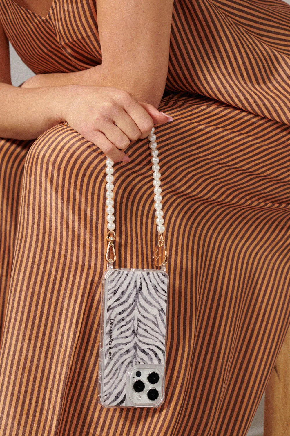 Agate White Pearl Phone & Wrist Chain