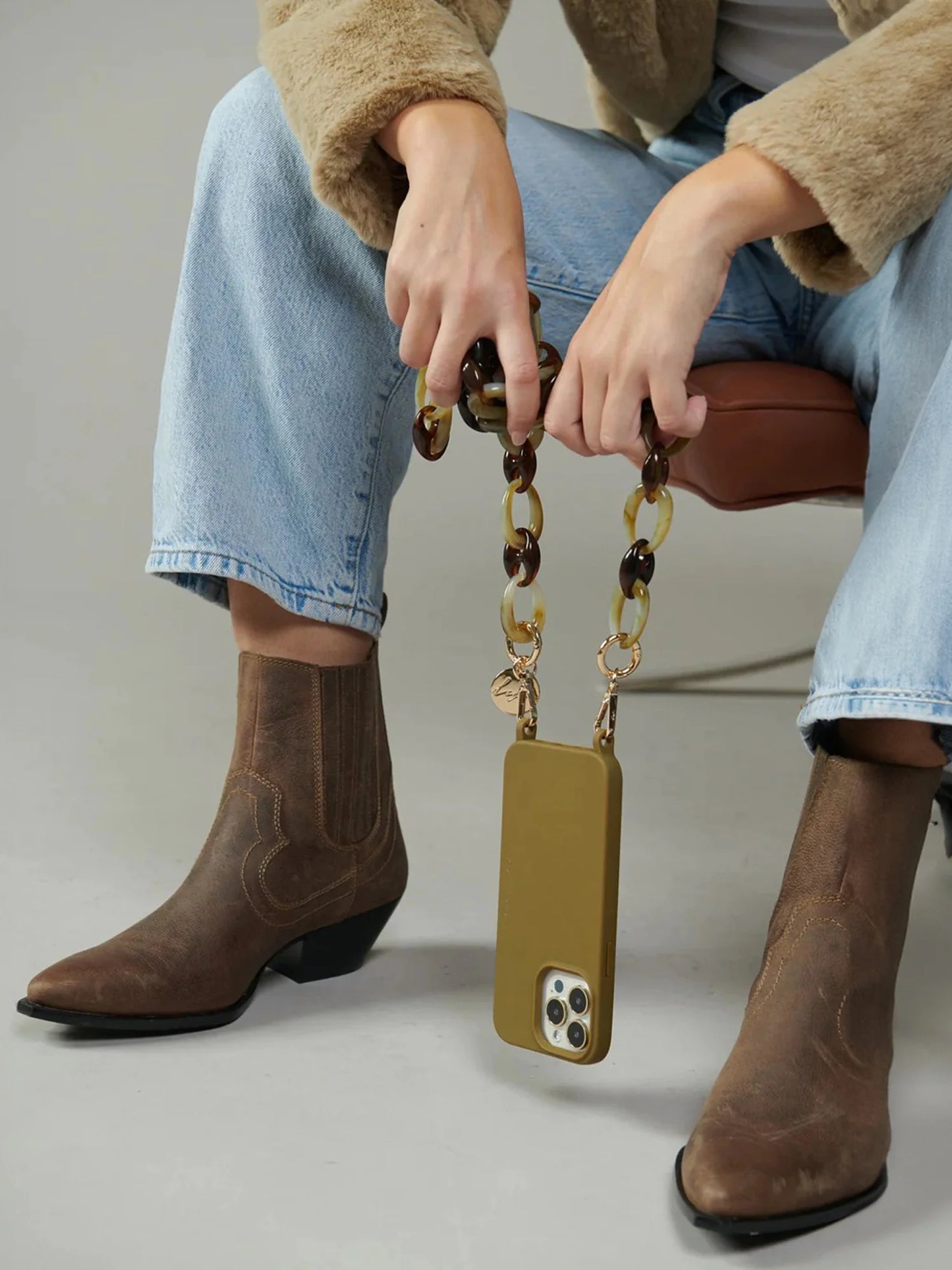Lise Beige Phone Chain